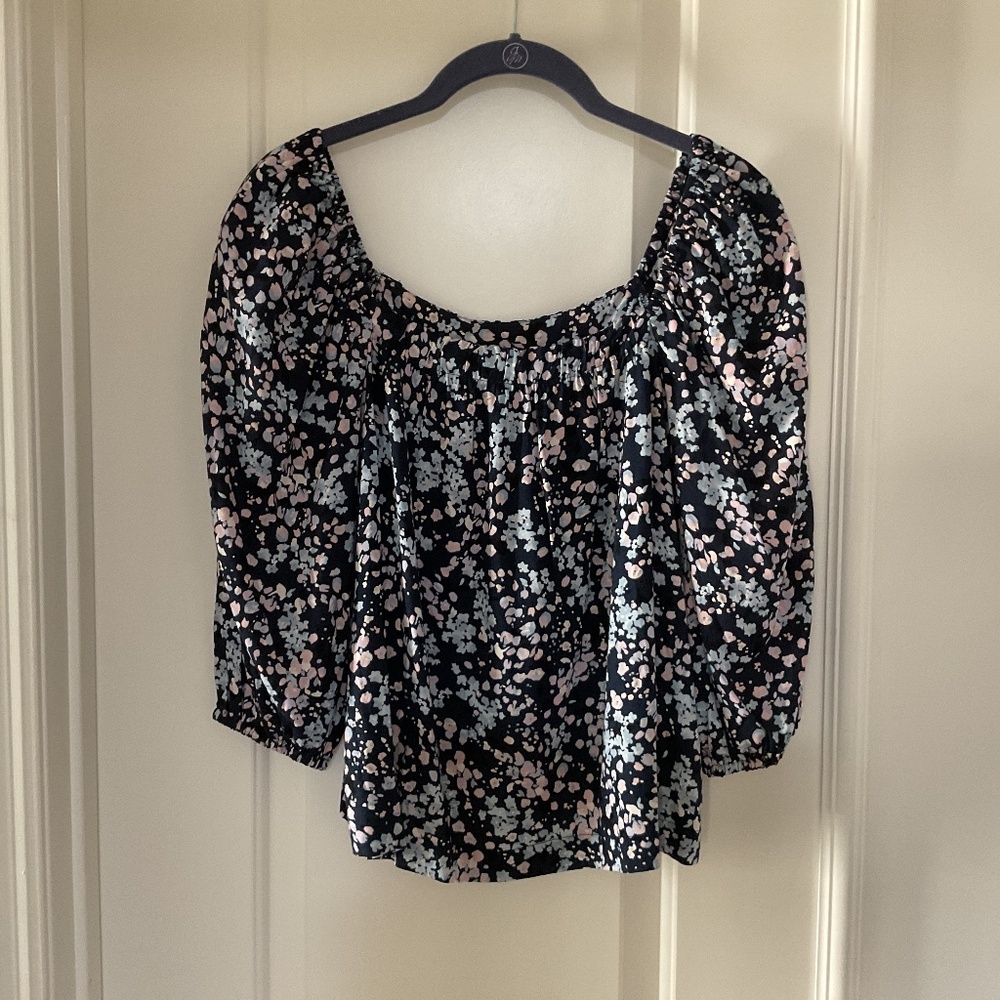 New without tags Sanctuary Navy flowered top